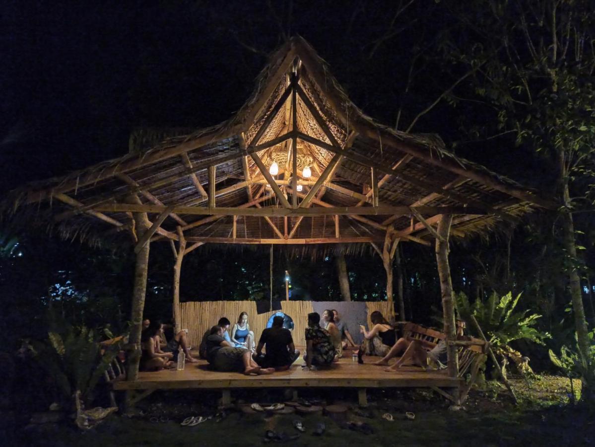 Peaceland Hostel 팡라오 외부 사진