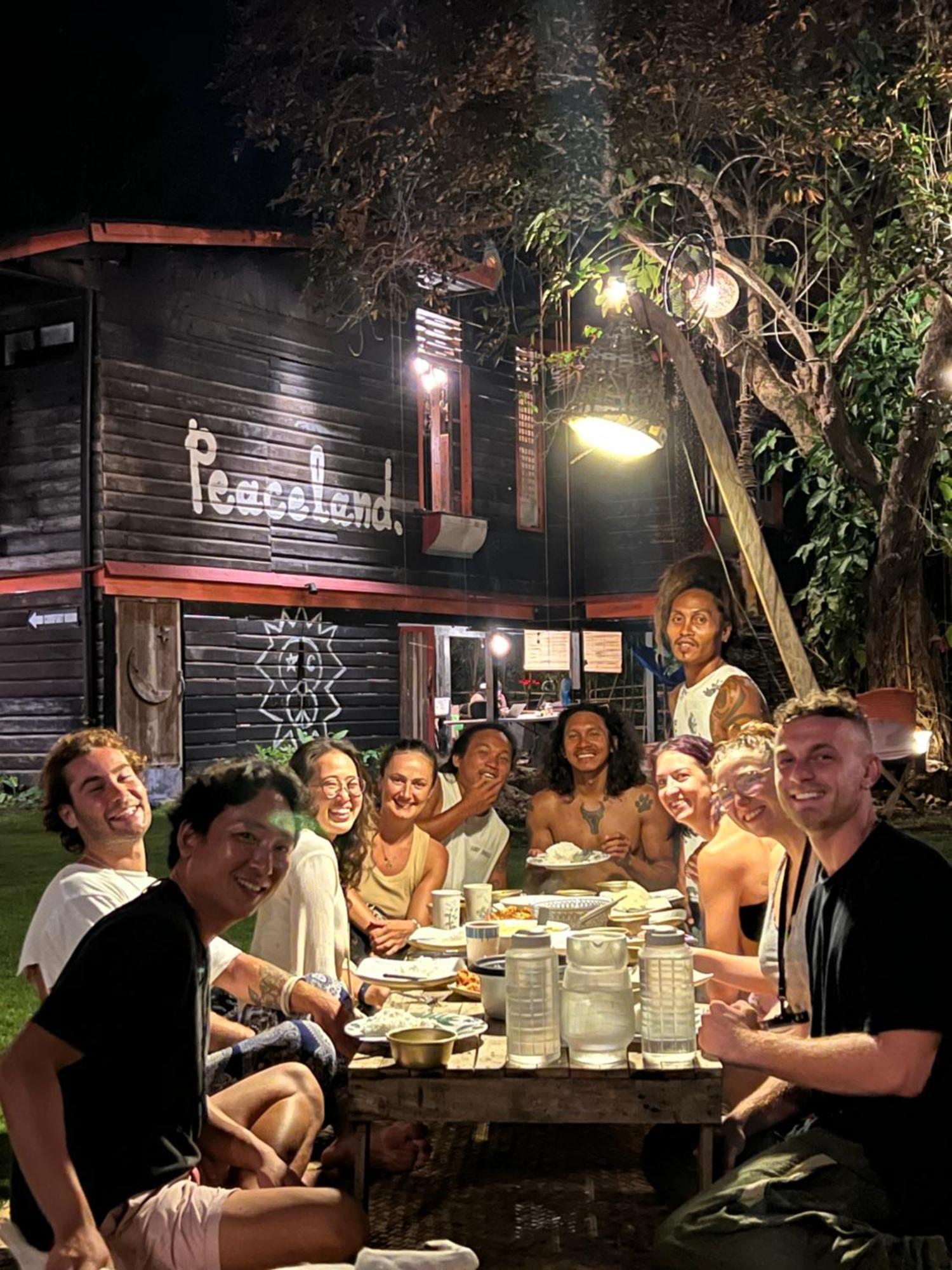 Peaceland Hostel 팡라오 외부 사진