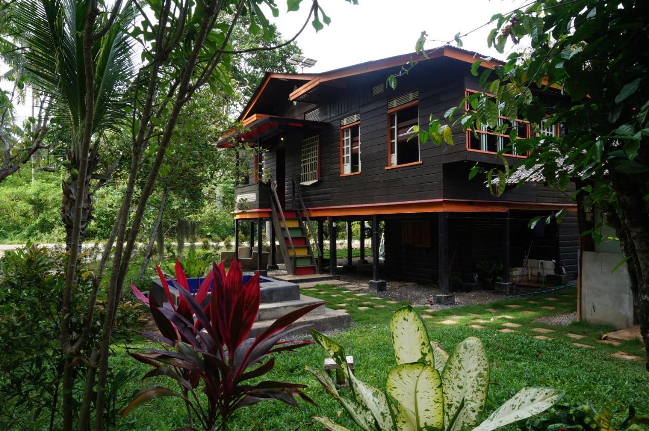Peaceland Hostel 팡라오 외부 사진