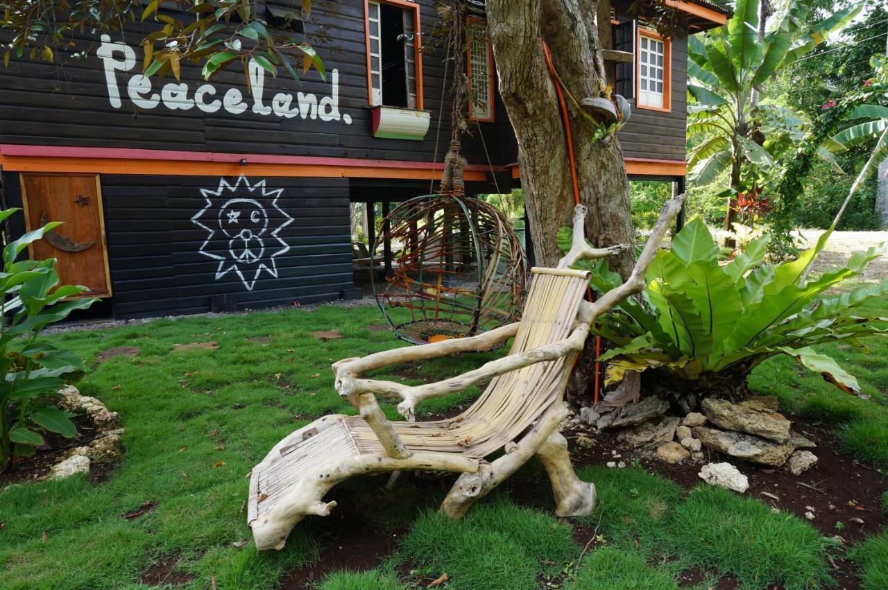 Peaceland Hostel 팡라오 외부 사진