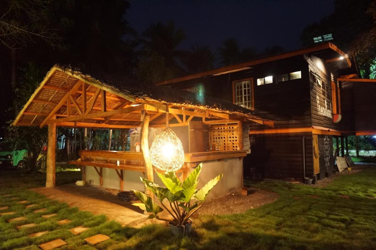 Peaceland Hostel 팡라오 외부 사진